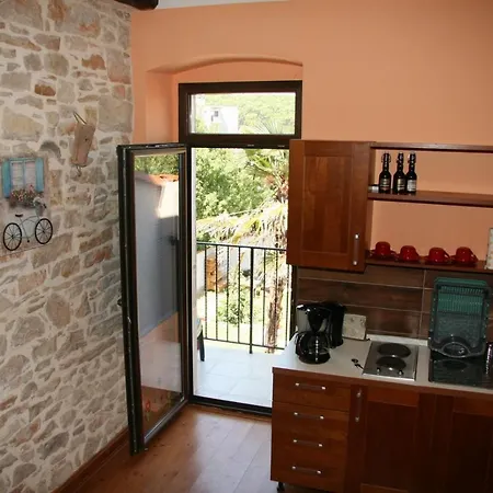 Sena Apartment *