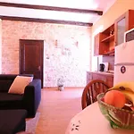 Sena Apartment *