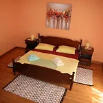 Sena Apartment *